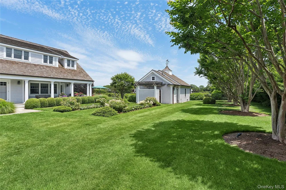 155 Duck Pond Lane Southampton, NY 11968