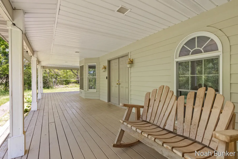 4689 8th Street Caledonia, MI 49316