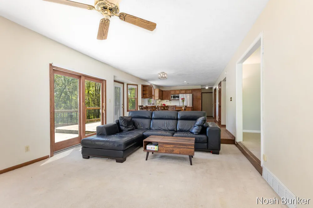 4689 8th Street Caledonia, MI 49316