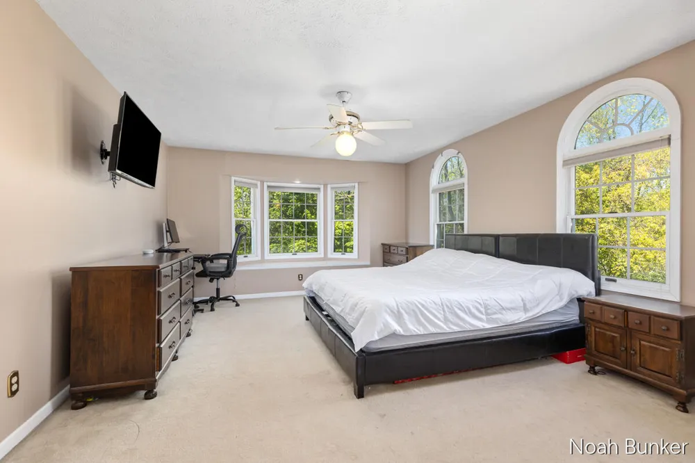 4689 8th Street Caledonia, MI 49316