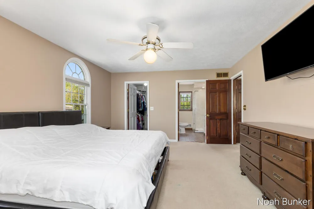 4689 8th Street Caledonia, MI 49316
