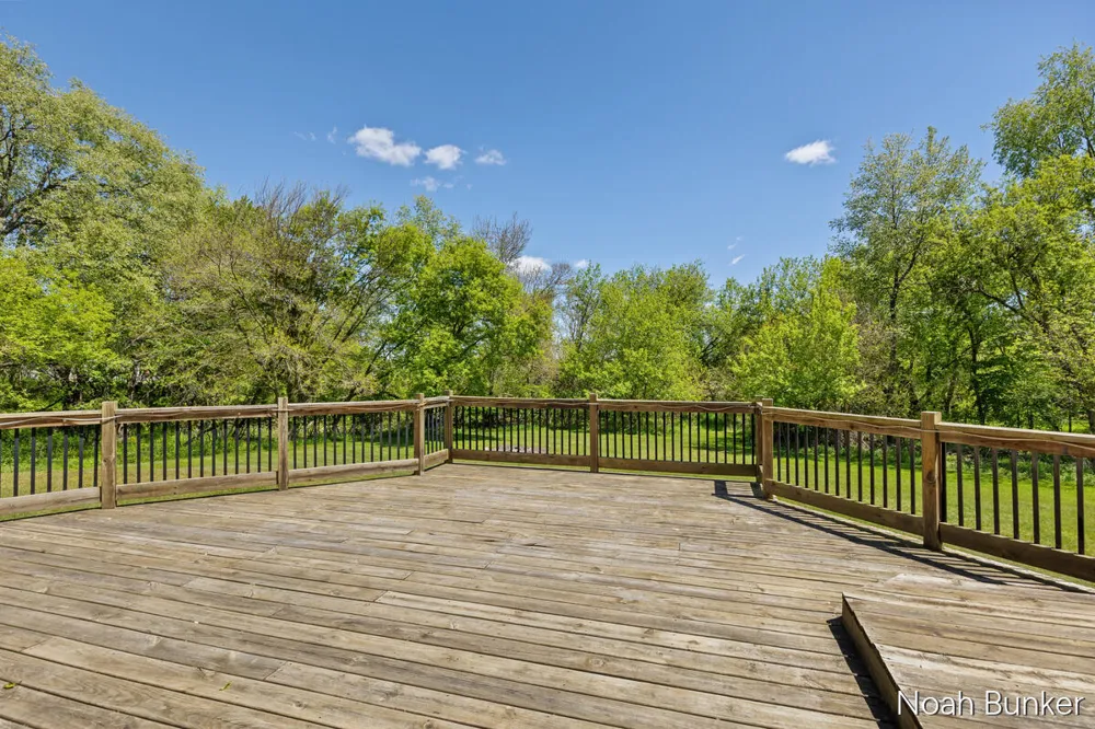 4689 8th Street Caledonia, MI 49316