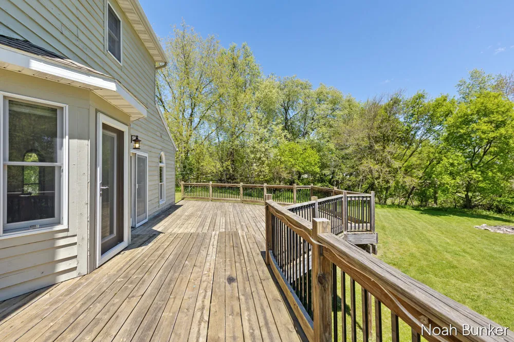 4689 8th Street Caledonia, MI 49316
