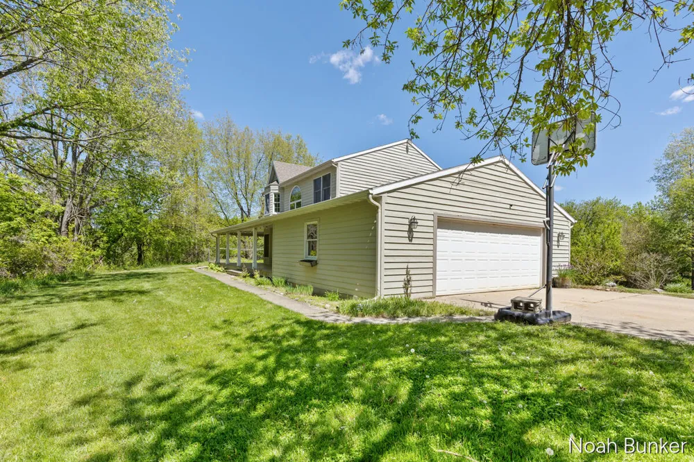 4689 8th Street Caledonia, MI 49316