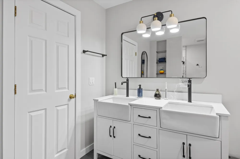 14416 Peninsula Drive Peninsula Township, MI 49686