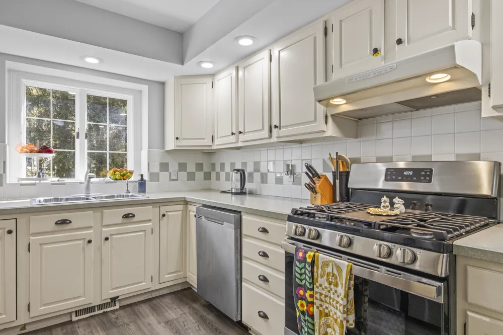 14416 Peninsula Drive Peninsula Township, MI 49686