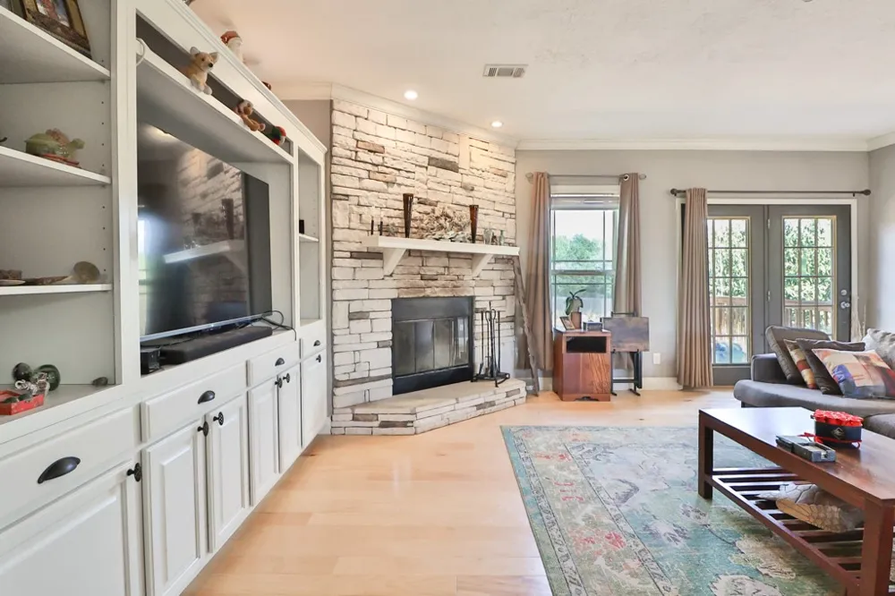 3995 COUNTY ROAD 405 Lexington, TX 78947