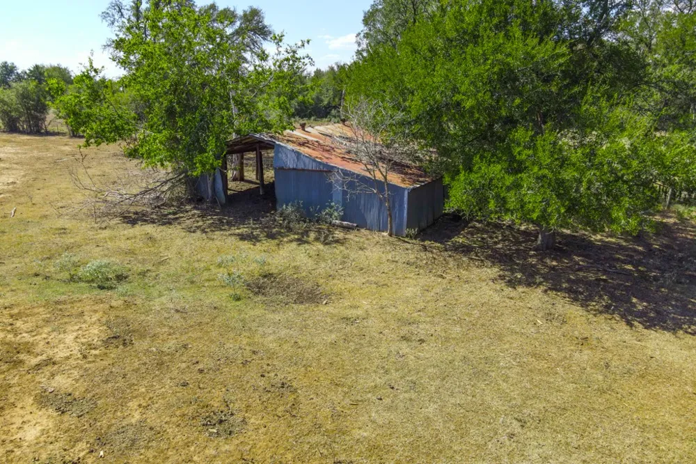3995 COUNTY ROAD 405 Lexington, TX 78947