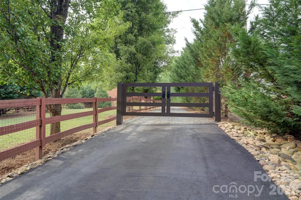 15425 E Rocky River Road Davidson, NC 28036
