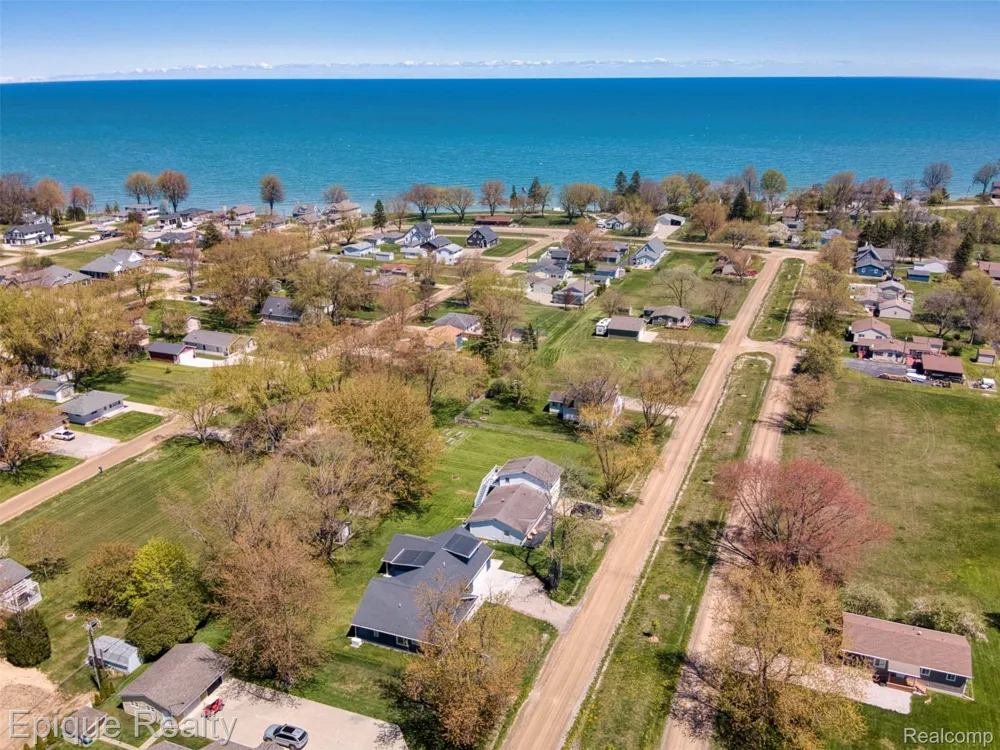 492 SUNSET BOULEVARD Worth Township, MI 48450
