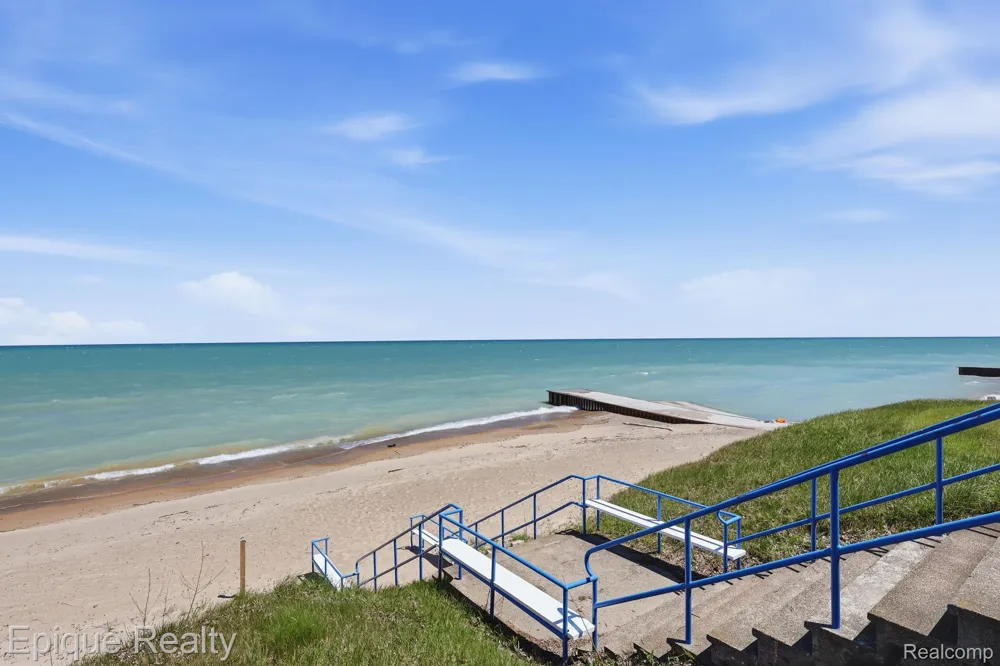 492 SUNSET BOULEVARD Worth Township, MI 48450