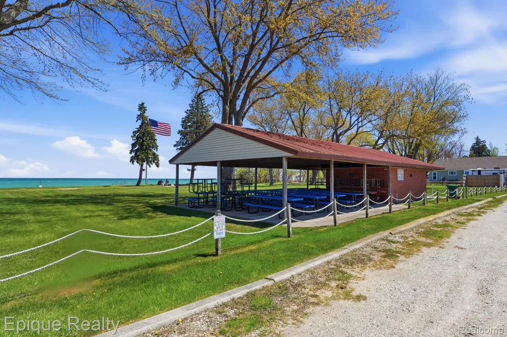 492 SUNSET BOULEVARD Worth Township, MI 48450