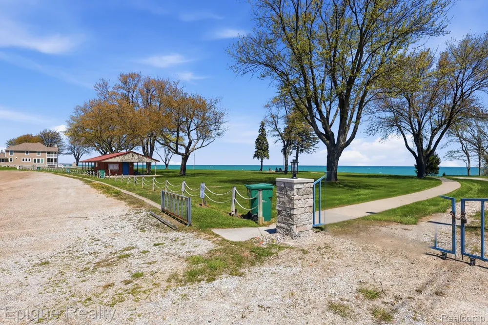 492 SUNSET BOULEVARD Worth Township, MI 48450