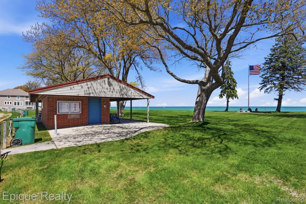 492 SUNSET BOULEVARD Worth Township, MI 48450