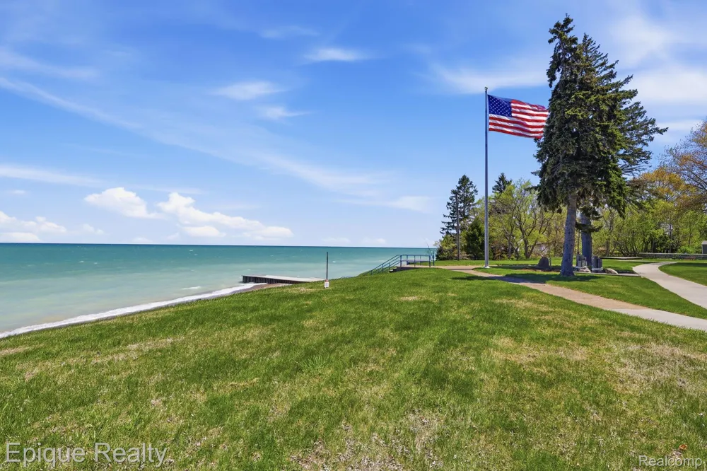 492 SUNSET BOULEVARD Worth Township, MI 48450