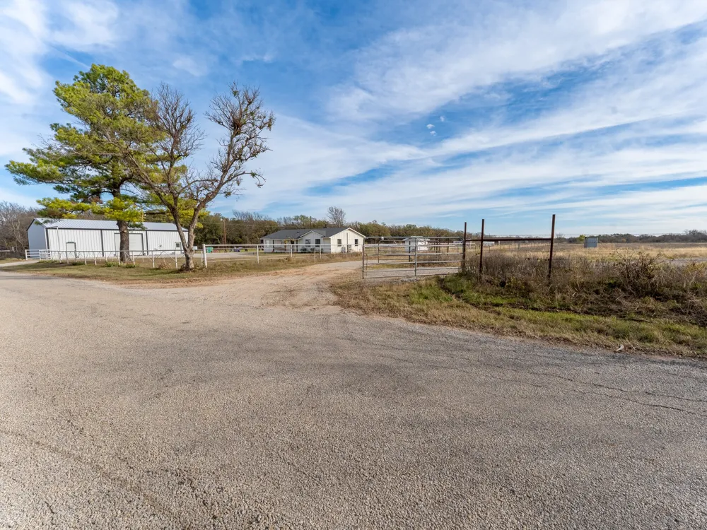 630 CR-3825 Bridgeport, TX 76426