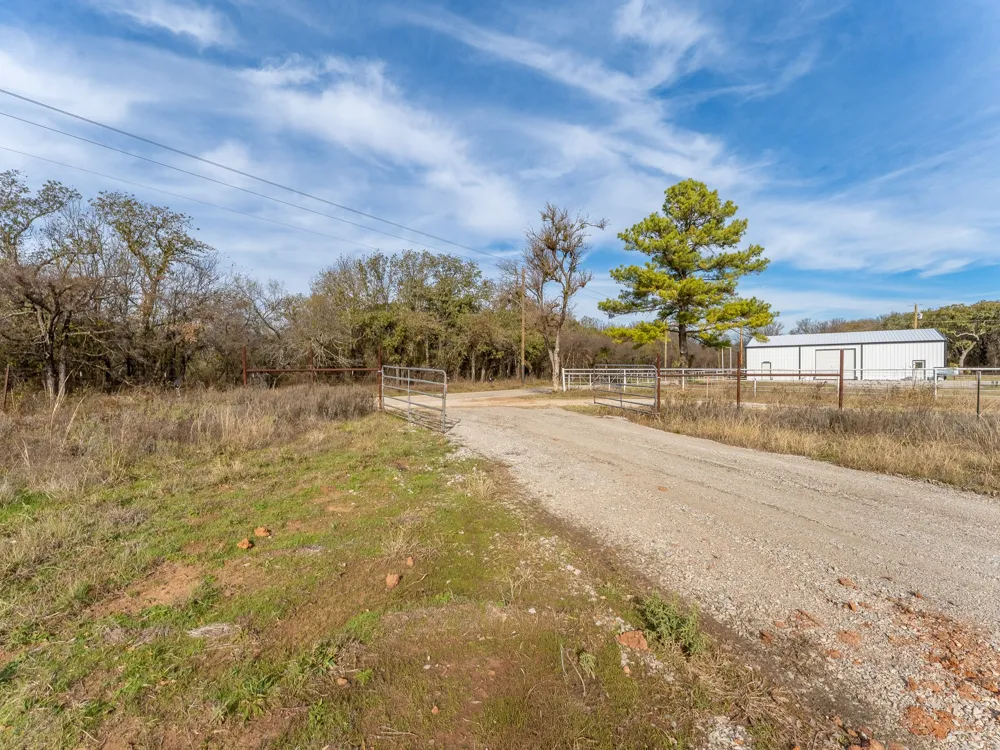 630 CR-3825 Bridgeport, TX 76426