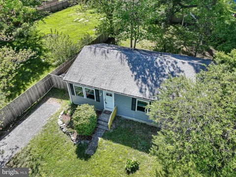 101 BROOKS LANE