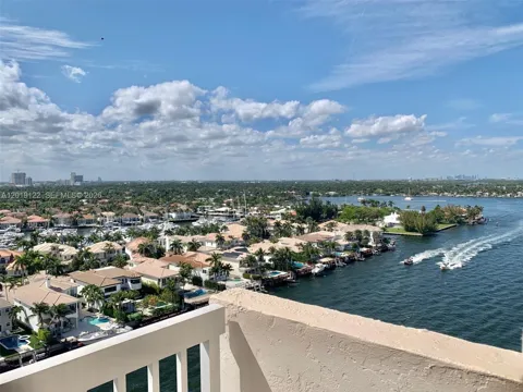 1500 S Ocean Dr #17E