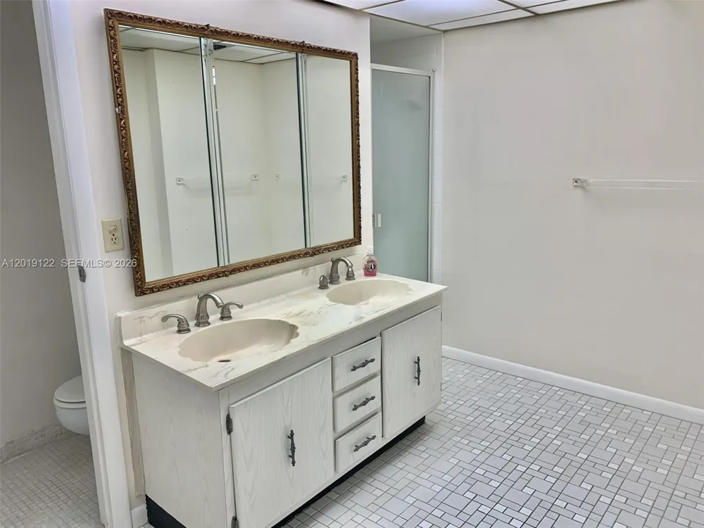 1500 S Ocean Dr #17E Hollywood, FL 33019