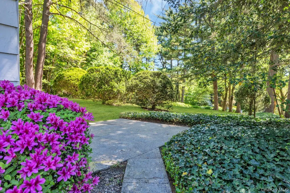 15 Cherry Lane Glen Head, NY 11545