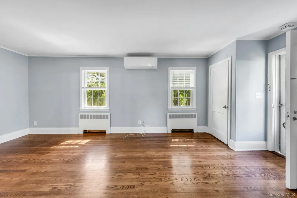 15 Cherry Lane Glen Head, NY 11545