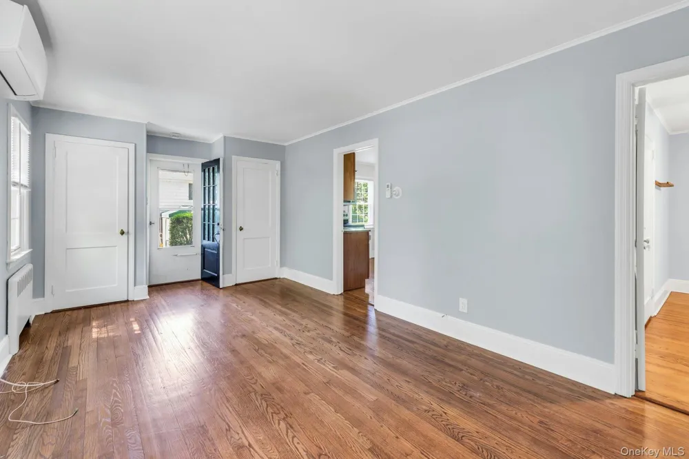 15 Cherry Lane Glen Head, NY 11545