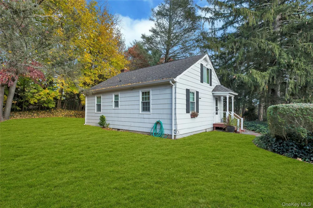 15 Cherry Lane Glen Head, NY 11545