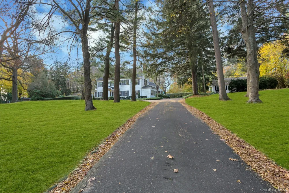15 Cherry Lane Glen Head, NY 11545