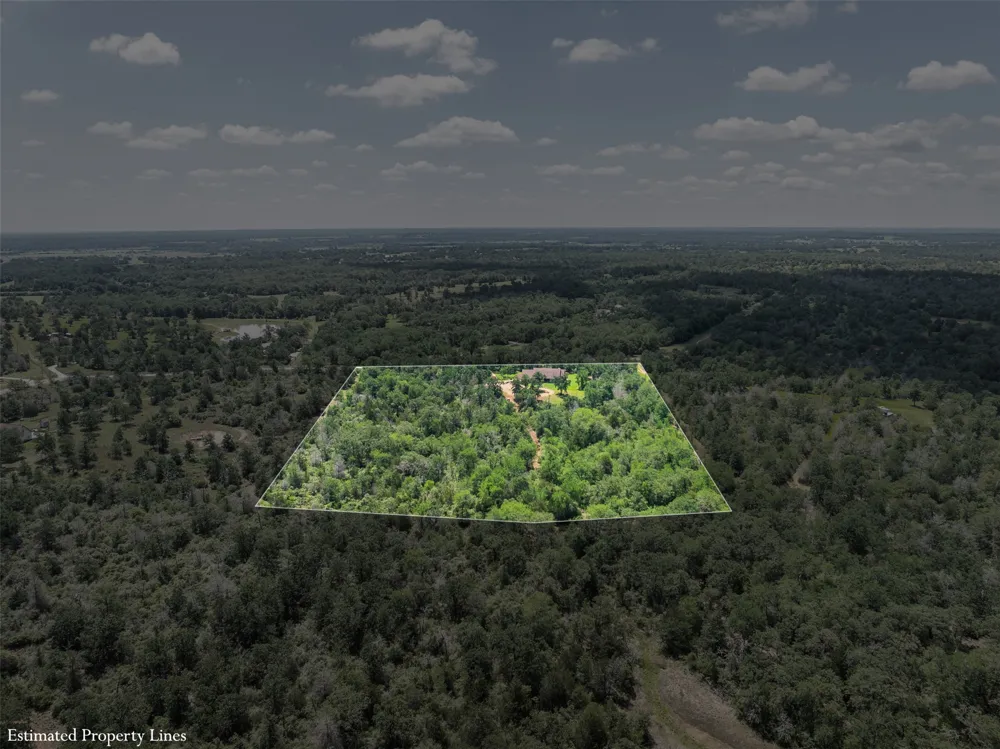 1306 22 Hills Road Gause, TX 77857