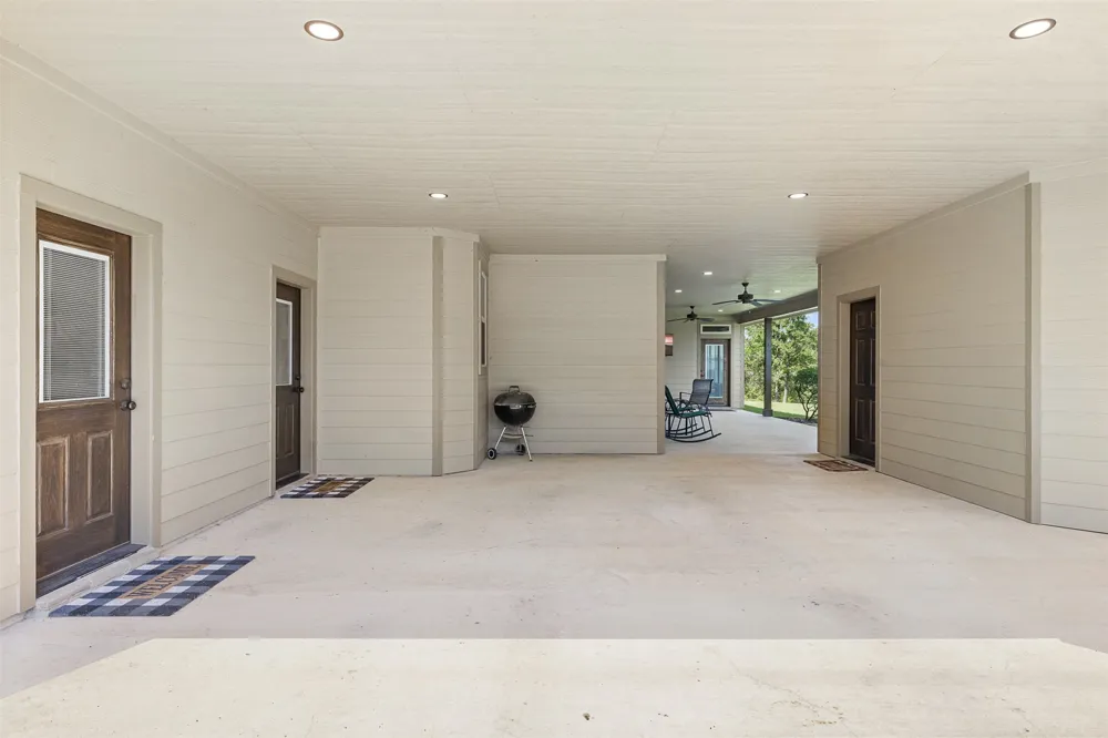 1306 22 Hills Road Gause, TX 77857