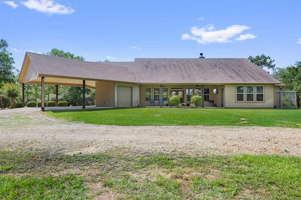 1306 22 Hills Road Gause, TX 77857