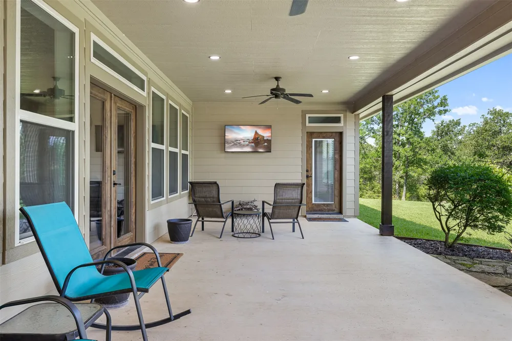1306 22 Hills Road Gause, TX 77857