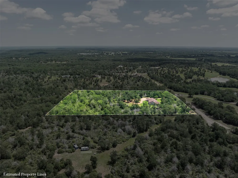 1306 22 Hills Road Gause, TX 77857