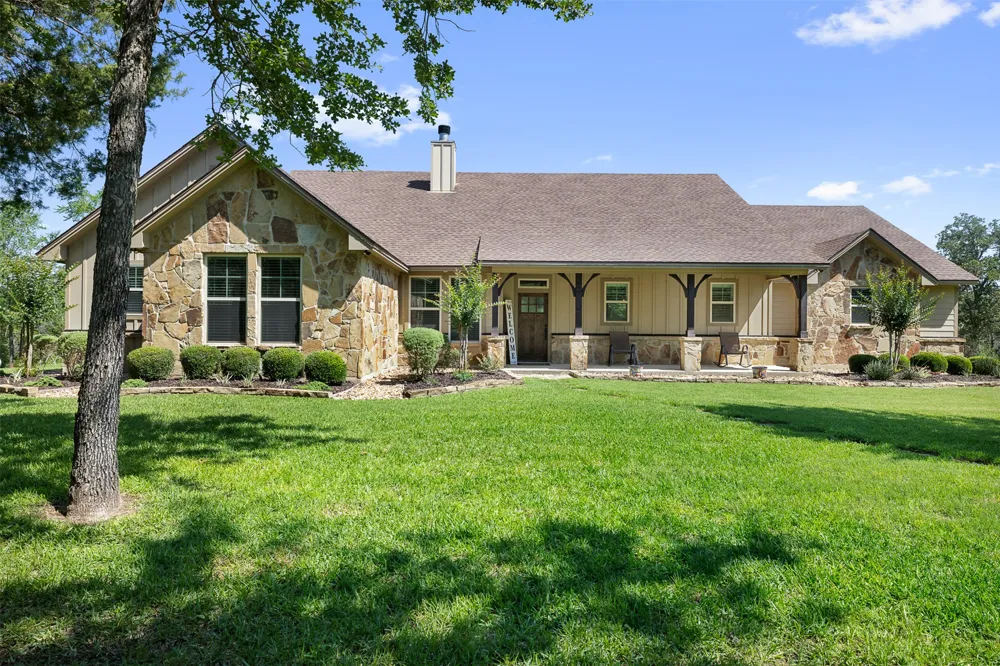 1306 22 Hills Road Gause, TX 77857