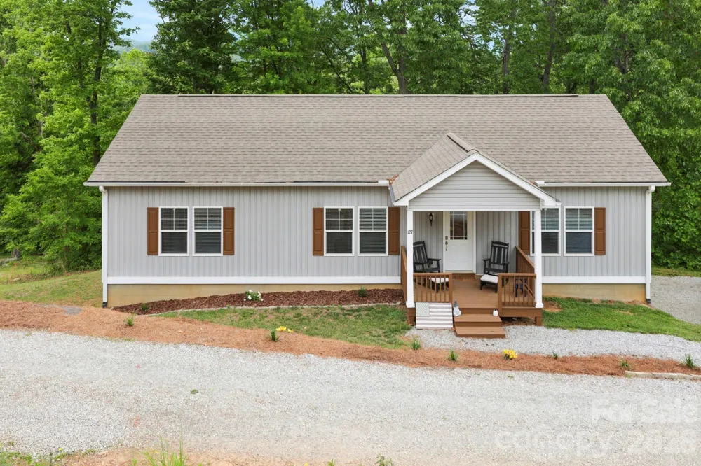 127 Cairens Ridge Drive Mills River, NC 28759