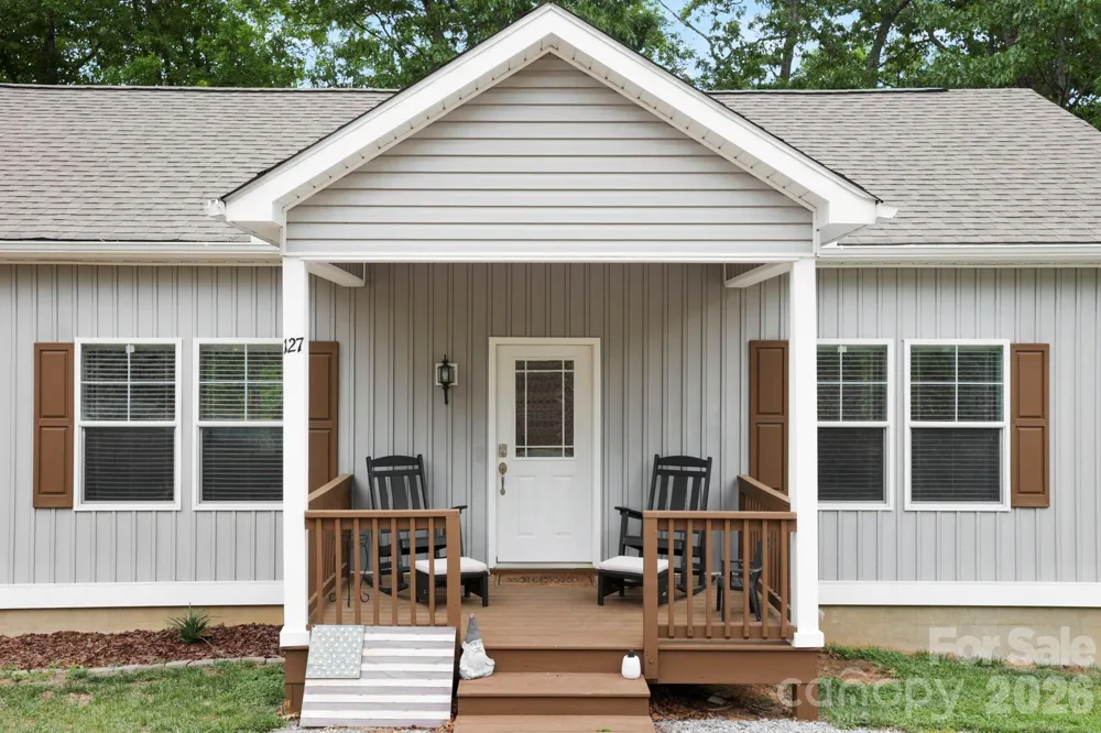 127 Cairens Ridge Drive Mills River, NC 28759