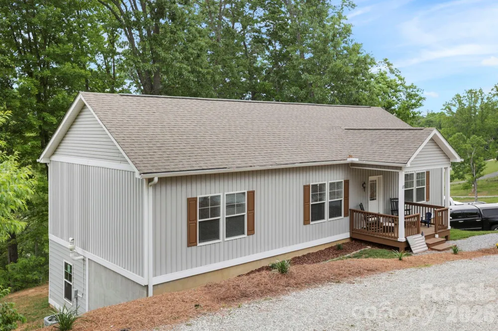 127 Cairens Ridge Drive Mills River, NC 28759