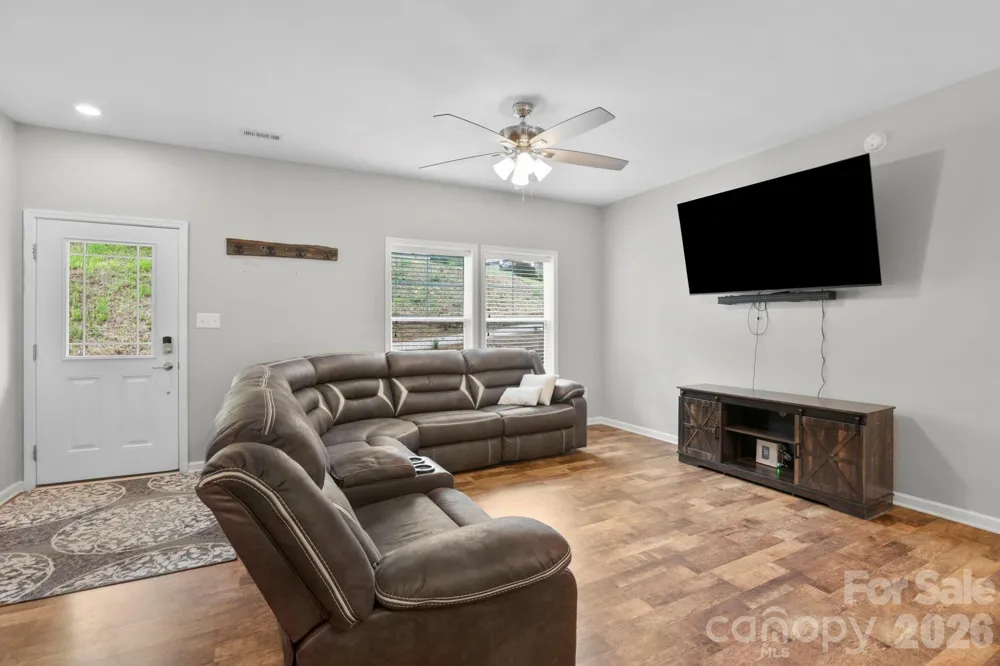 127 Cairens Ridge Drive Mills River, NC 28759