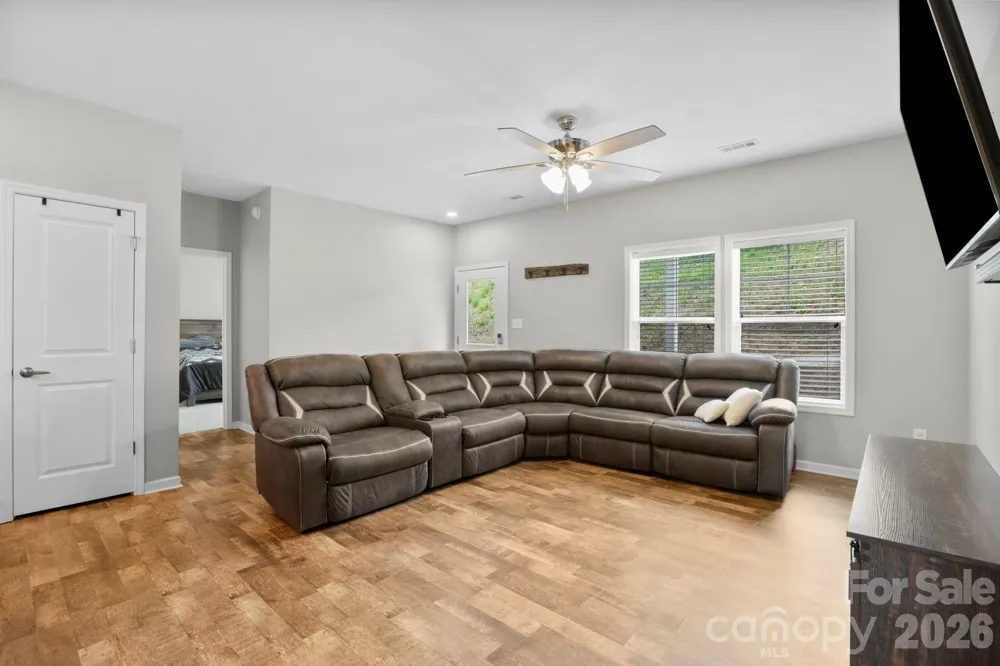 127 Cairens Ridge Drive Mills River, NC 28759