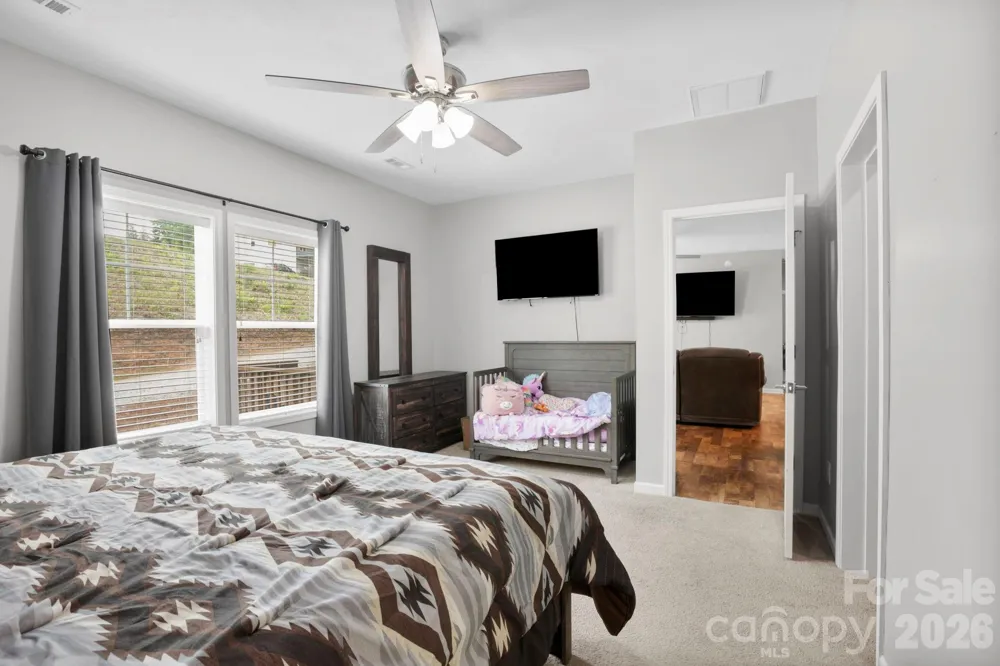 127 Cairens Ridge Drive Mills River, NC 28759