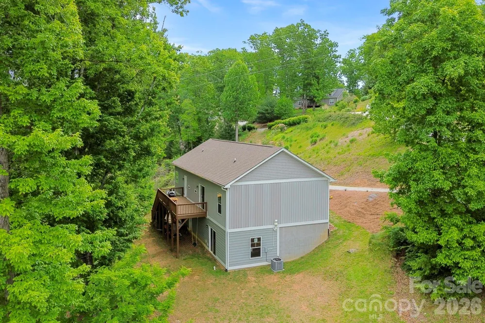 127 Cairens Ridge Drive Mills River, NC 28759