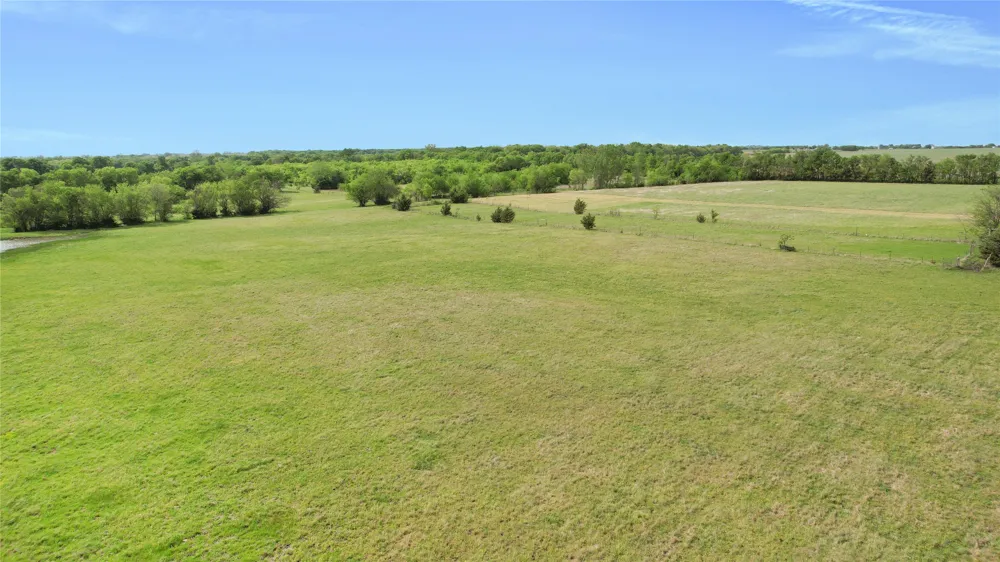 11 EAST LINE Whitewright, TX 75491