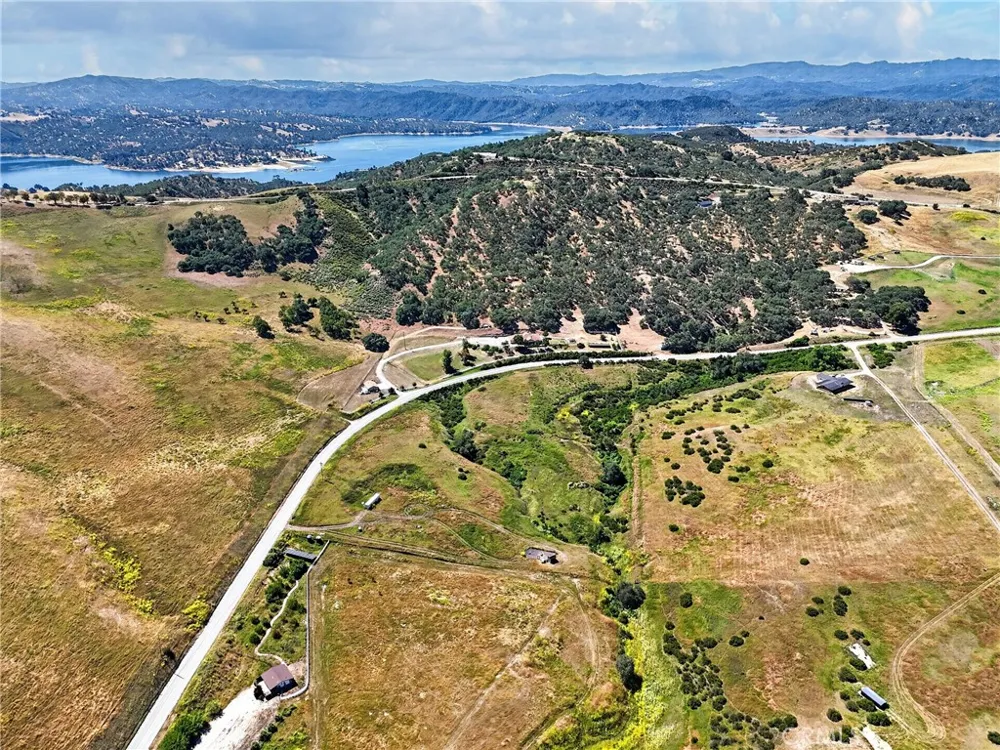 4575 Interlake Bradley, CA 93426