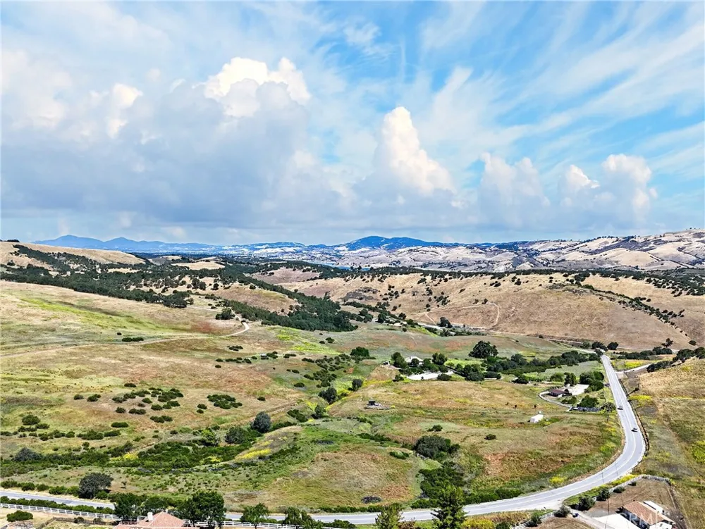 4575 Interlake Bradley, CA 93426