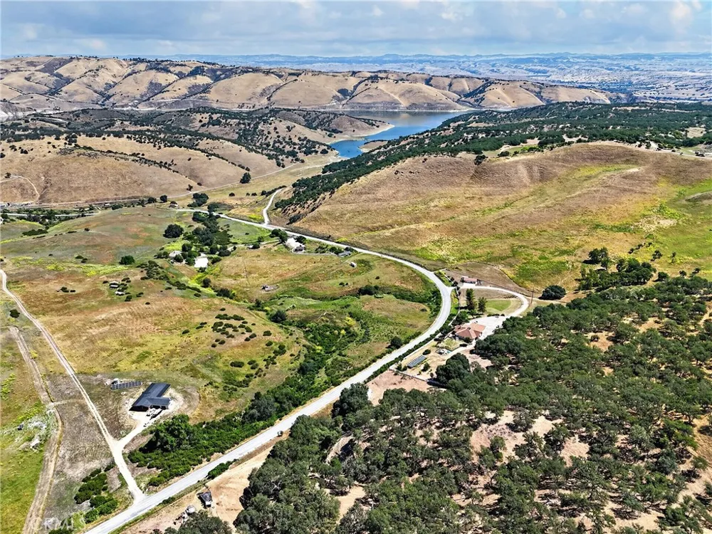 4575 Interlake Bradley, CA 93426