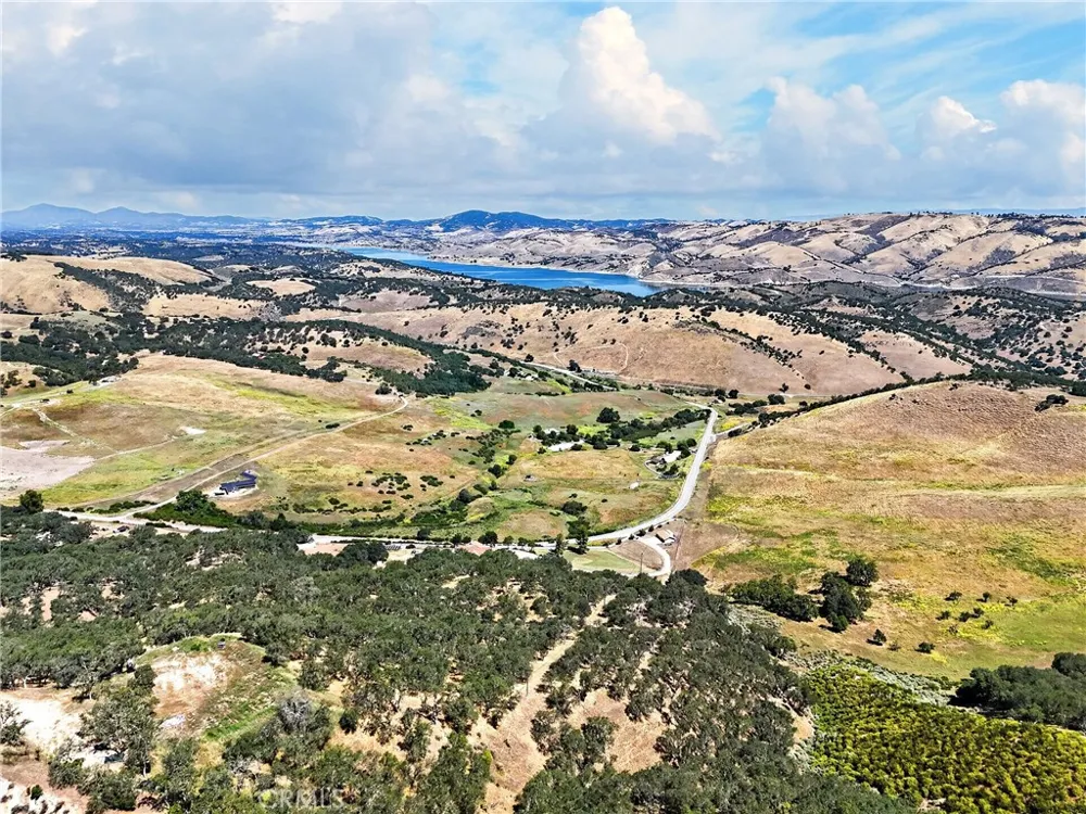 4575 Interlake Bradley, CA 93426