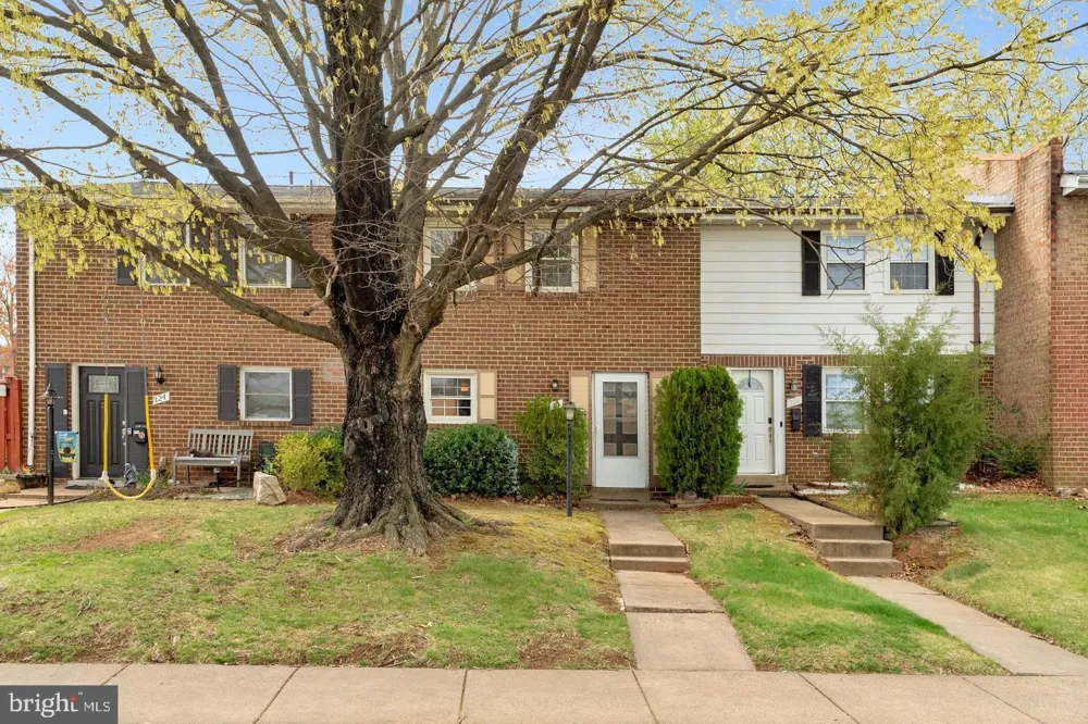 322 E MAPLE AVENUE Sterling, VA 20164