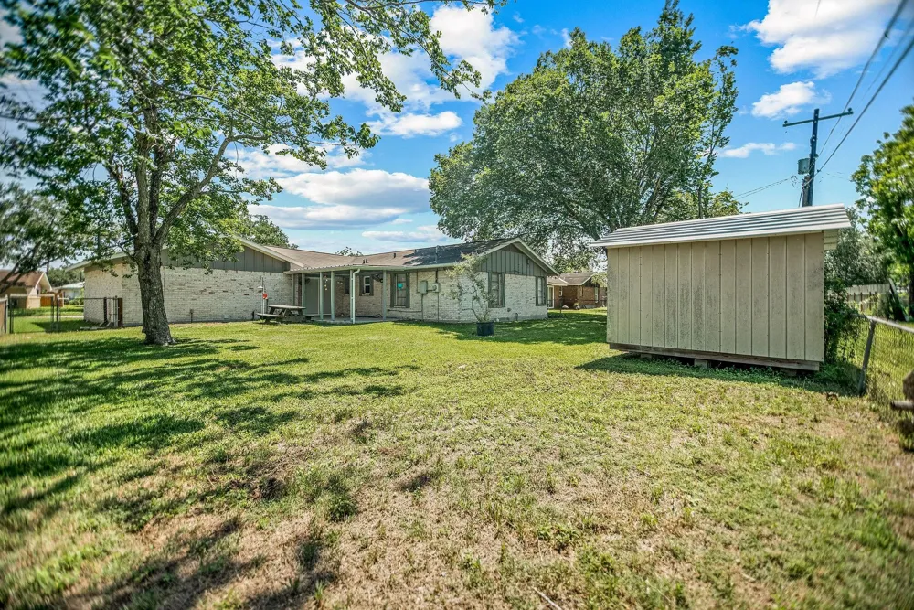 519 Travis Street Port Lavaca, TX 77979