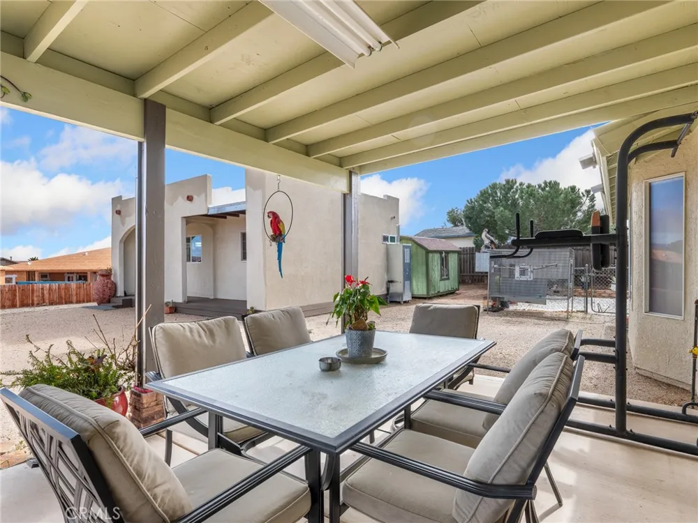 6791 Redwood Avenue Hesperia, CA 92345